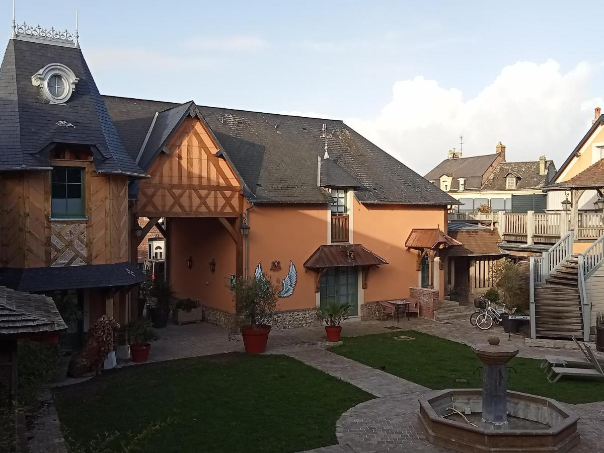 Hotel Et Spa Le Lion D'Or Pont-Évêque Zewnętrze zdjęcie
