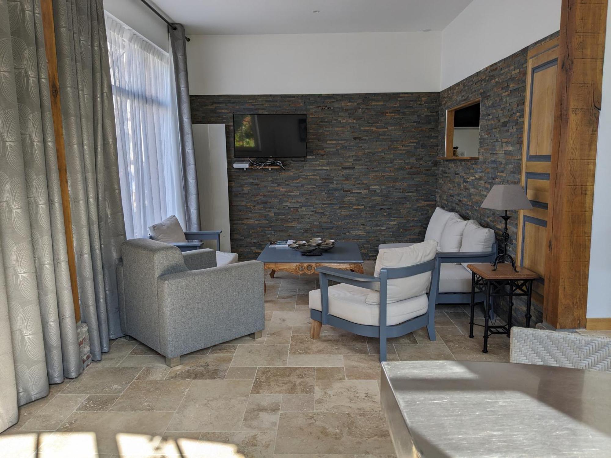 Hotel Et Spa Le Lion D'Or Pont-Évêque Zewnętrze zdjęcie