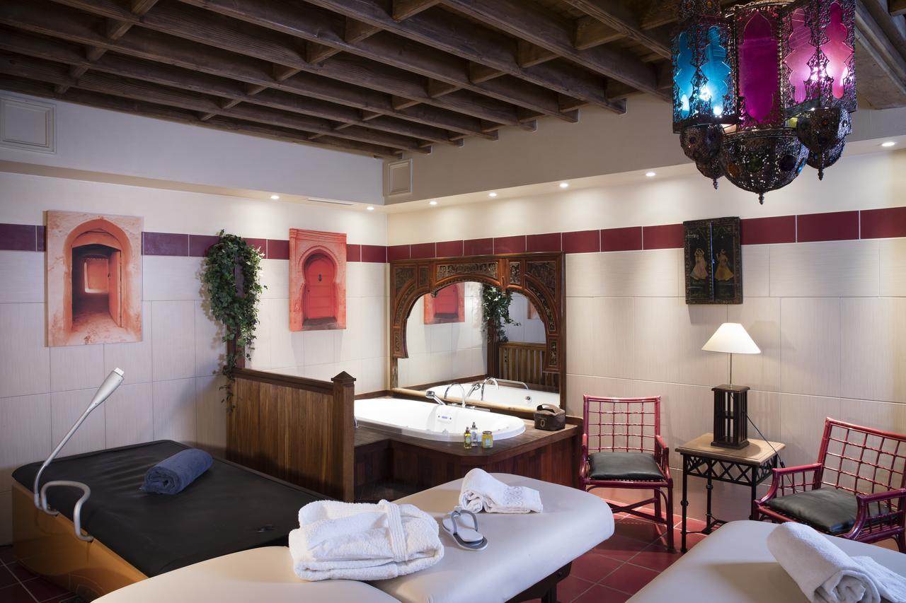 Hotel Et Spa Le Lion D'Or Pont-Évêque Zewnętrze zdjęcie